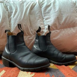 Used Blundstone, Women’s Series Heeled Boots, black